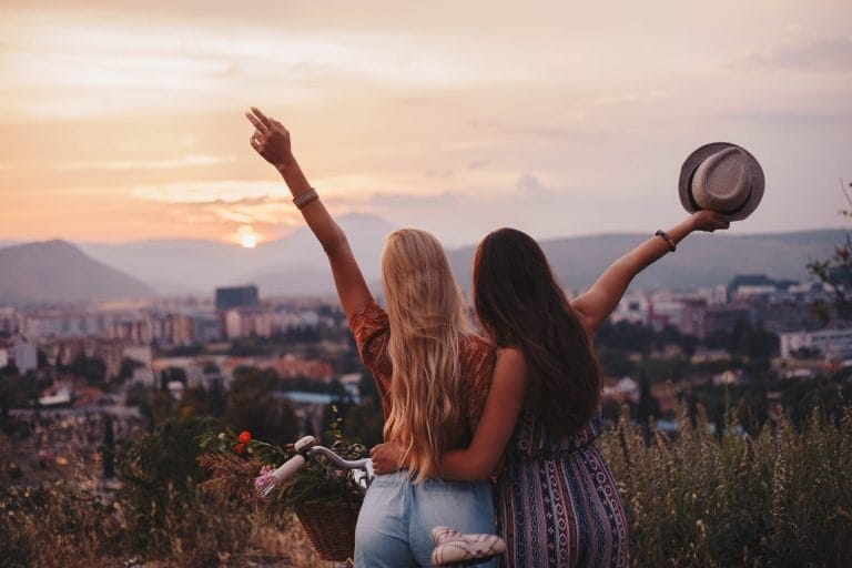 Anti-Pollution Natural Skincare Essentials for City Exploring